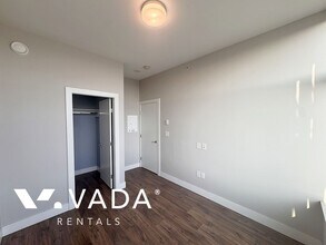 258 Nelson's Ct in New Westminster, BC - Building Photo - Building Photo