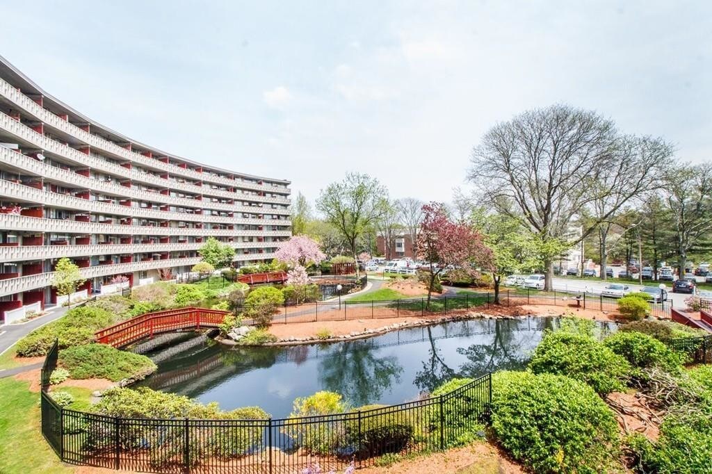 200 Swanton St, Unit 331 in Winchester, MA - Building Photo