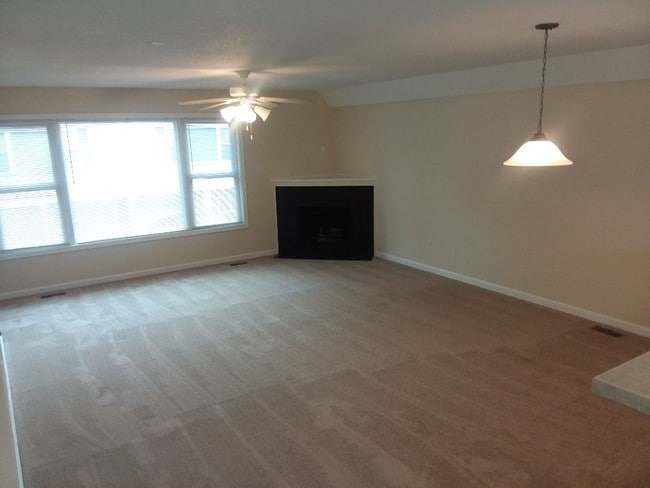 8550 Tidewater Dr in Norfolk, VA - Foto de edificio - Building Photo