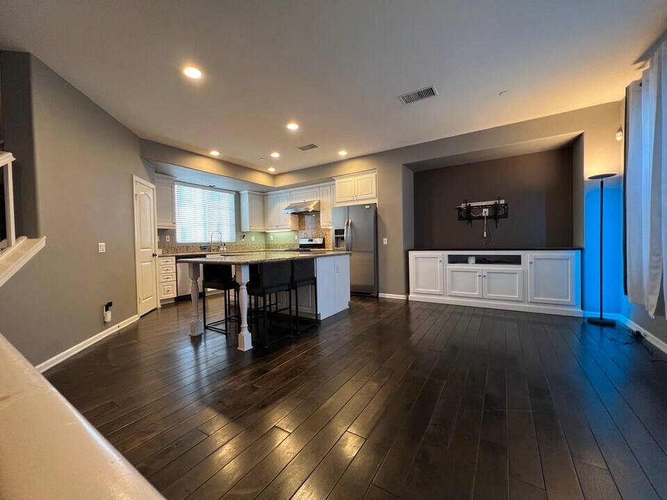 1752 Grand Ave in Long Beach, CA - Building Photo