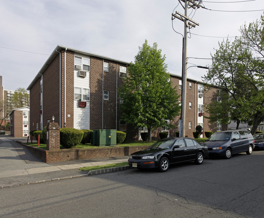 Watchung Gardens in Belleville, NJ - Building Photo