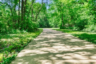 South Valley Apartments in Springfield, MO - Building Photo - Building Photo