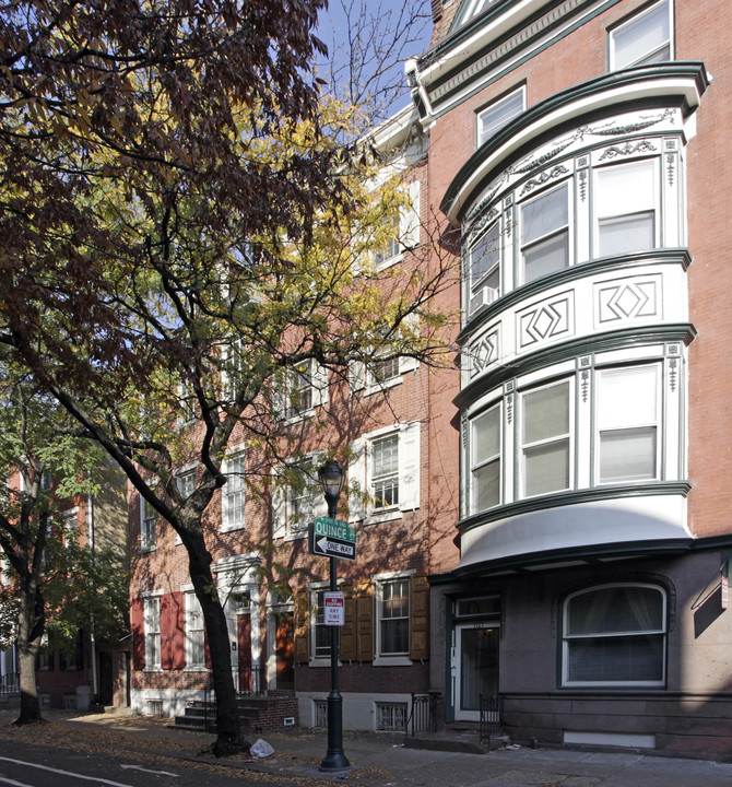 1123 Spruce St in Philadelphia, PA - Building Photo