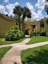 1154 Coral Club Dr in Coral Springs, FL - Building Photo - Building Photo