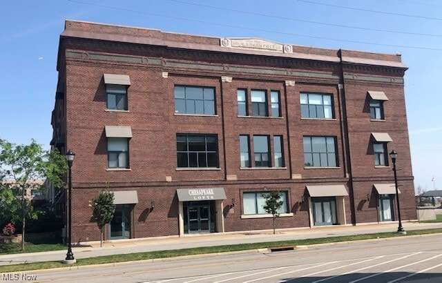 401 W Shoreline Dr in Sandusky, OH - Building Photo