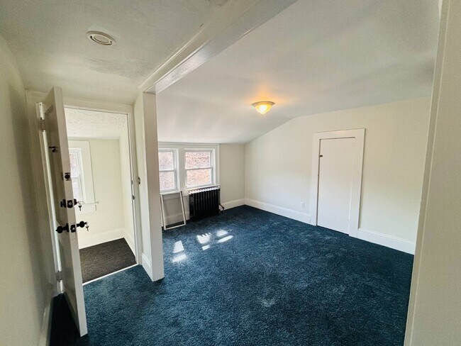 44 Continental Pl in Glen Cove, NY - Building Photo - Building Photo