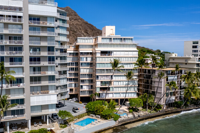 Coral Strand in Honolulu, HI - Foto de edificio - Building Photo