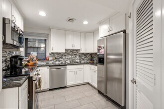 69 St Botolph St in Boston, MA - Building Photo - Building Photo