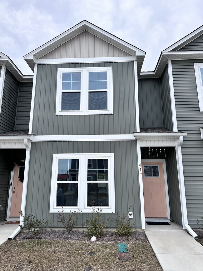 617 Jacks Xing Dr in Hubert, NC - Building Photo - Building Photo