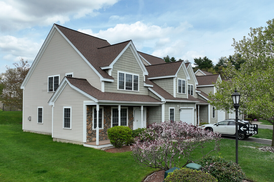 The Village at Fox Run in Billerica, MA - Building Photo