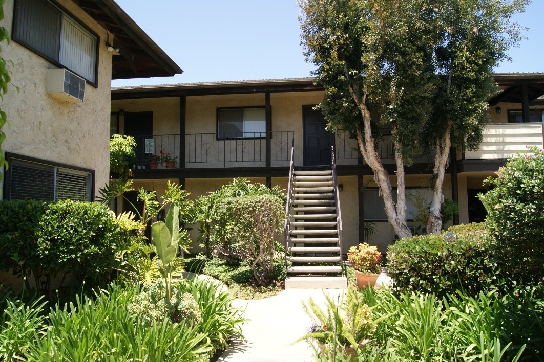 162 Brightwood Ave-Unit -Unit 10B in Chula Vista, CA - Building Photo