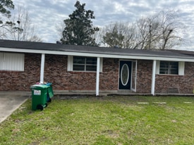 3302 New York Ave in Pascagoula, MS - Building Photo