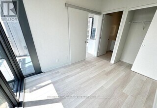 8 Cumberland St in Toronto, ON - Building Photo - Building Photo