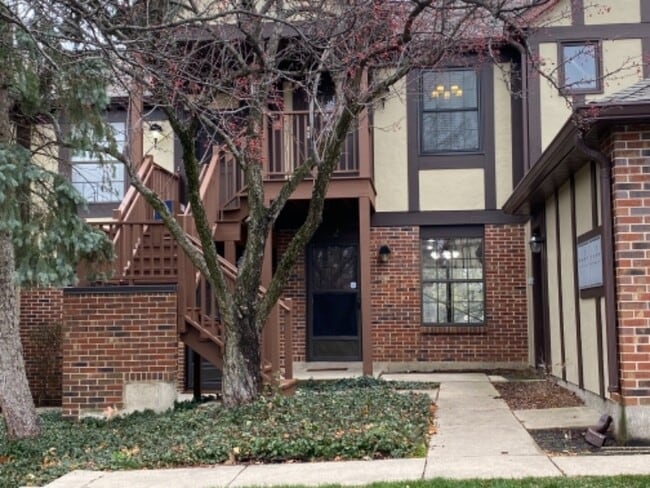 property at 371 Sandhurst Cir