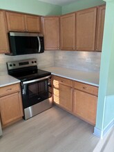 235 Washington Square in Elk Grove Village, IL - Building Photo - Building Photo