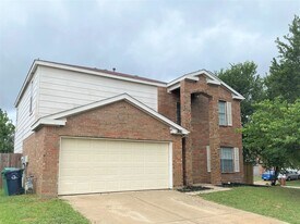 1125 Greenbend Dr in Denton, TX - Building Photo