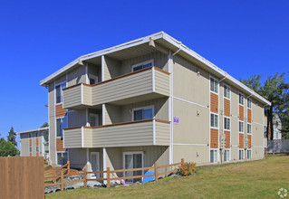 West Wing Manor Apartments in Everett, WA - Building Photo - Building Photo