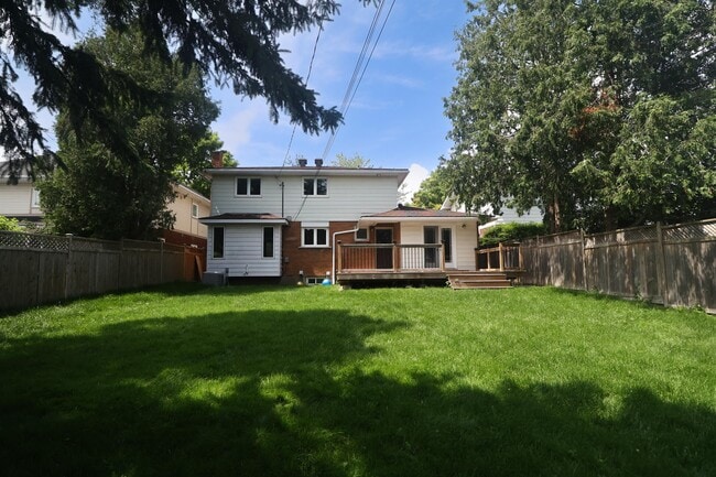 1976 Sharel Dr in Ottawa, ON - Building Photo - Building Photo