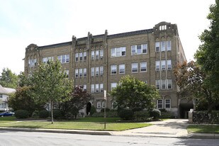 Edgecliff in Lakewood, OH - Building Photo