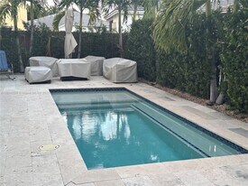 8143 SW 162nd Path in Miami, FL - Building Photo