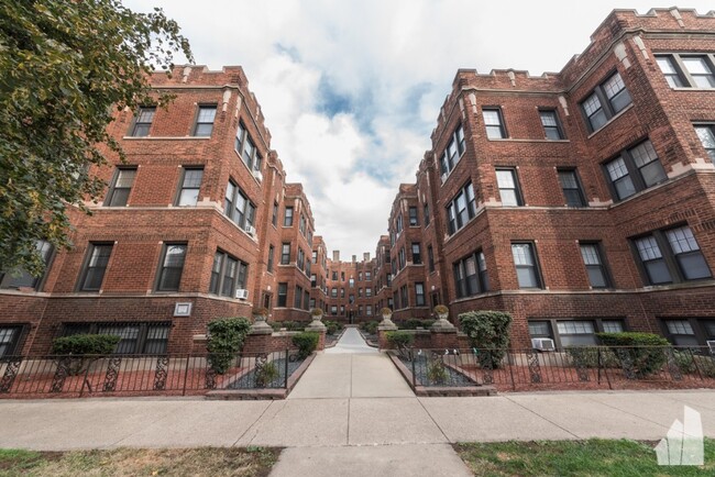 property at 4407 N Wolcott Ave