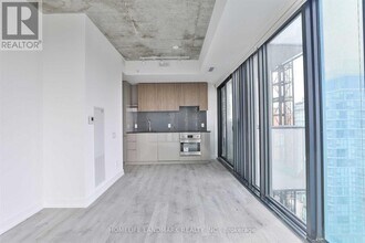 161 Roehampton Ave in Toronto, ON - Building Photo - Building Photo