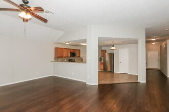 18411 Atascocita Meadows Dr in Humble, TX - Foto de edificio - Building Photo