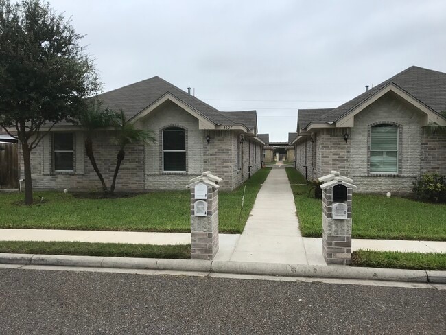 705 Pebble Crk, Unit X