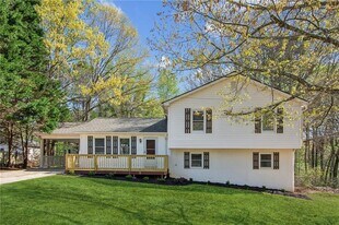 2453 Falcon Ct in Lawrenceville, GA - Building Photo