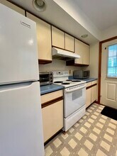 7 Golden Hill St in Bethel, CT - Building Photo - Building Photo