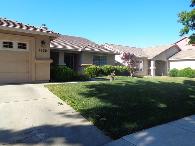 1950 Harbans Dr in Yuba City, CA - Building Photo - Building Photo