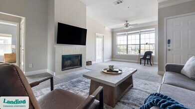 100 Crossing Blvd, Unit 1312 in Mcdonough, GA - Foto de edificio - Building Photo