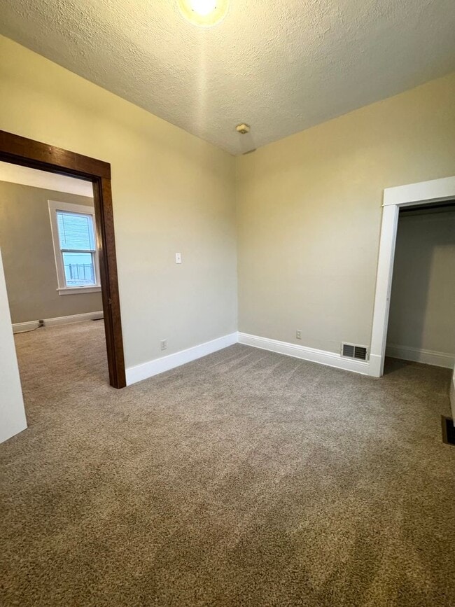 545 E 5th St in Papillion, NE - Building Photo - Building Photo