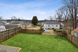 14 Walton Way in Hopatcong, NJ - Building Photo - Building Photo
