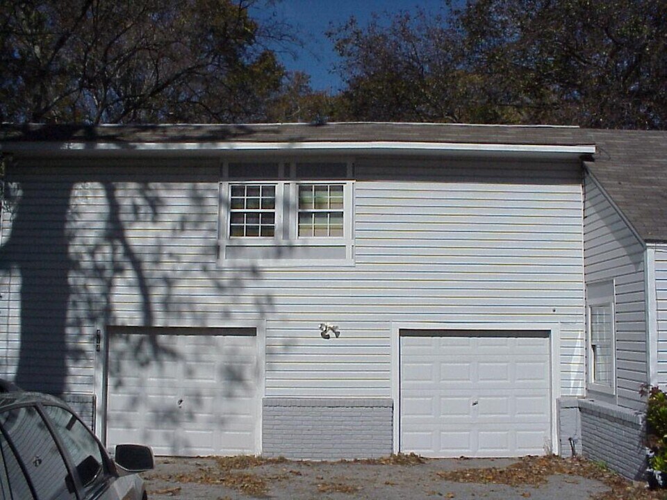 414 Hohldale St-Unit -GarApt in Houston, TX - Building Photo