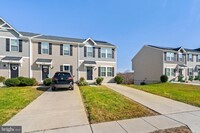 35234 Sara Ct in Locust Grove, VA - Foto de edificio - Building Photo