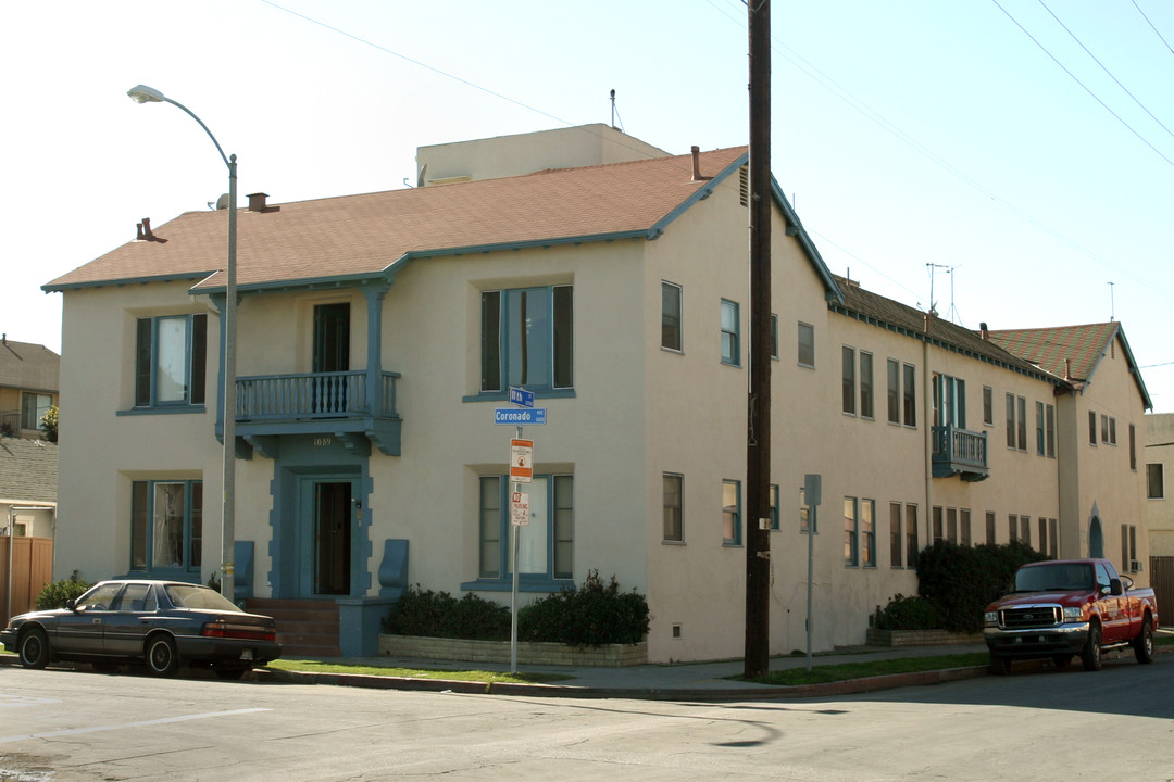 1089 Coronado Ave in Long Beach, CA - Building Photo