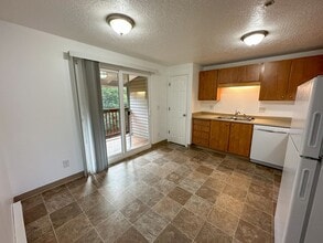 3446-3462-3462 Hadley St NE in Salem, OR - Building Photo - Building Photo