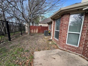 7960 Glenway Dr in Dallas, TX - Building Photo - Building Photo