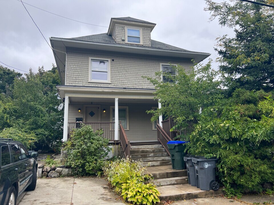 95 Massachusetts Ave in Providence, RI - Building Photo