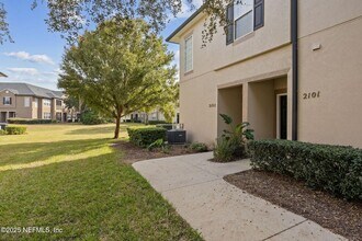 12301 Kernan Forest Blvd, Unit 2101 in Jacksonville, FL - Building Photo - Building Photo