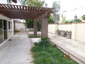 19661 Bluefield Plz in Yorba Linda, CA - Building Photo - Building Photo