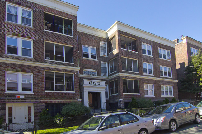 19 Vinal St in Brighton, MA - Foto de edificio - Building Photo