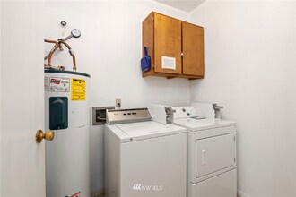 211 4th St-Unit -D in Sultan, WA - Building Photo - Building Photo