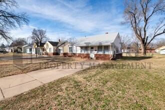 1723 S Emporia Ave in Wichita, KS - Foto de edificio - Building Photo