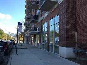 SkyTech Lofts in Chicago, IL - Foto de edificio - Building Photo