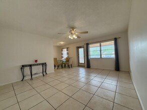 63 Sheffield C in West Palm Beach, FL - Building Photo - Building Photo