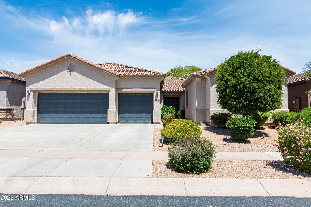 2310 W Sienna Bouquet Pl in Phoenix, AZ - Building Photo