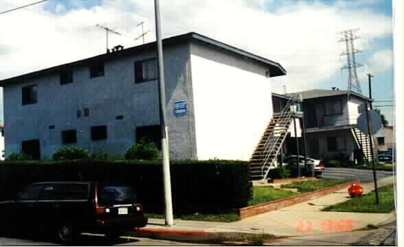 855 W 130th in Gardena, CA - Foto de edificio - Building Photo