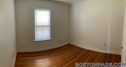 33 Buttonwood St in Boston, MA - Building Photo - Building Photo